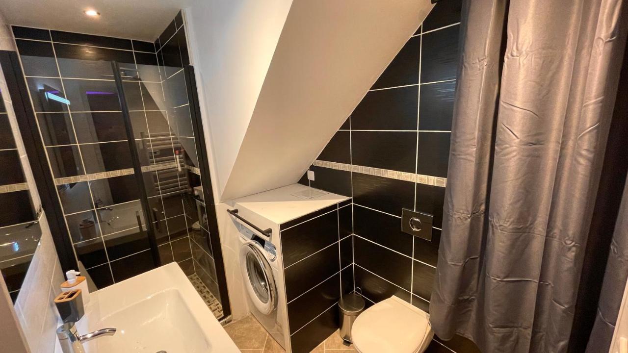 Mille Et Une Nuit, Appartement Classe 3 Etoiles En Rdc Avec Exterieur Et Parking Dole Exterior photo
